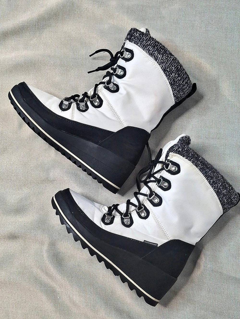 Cougar Layne Winter Lace-Up Boots White & Black US 8M